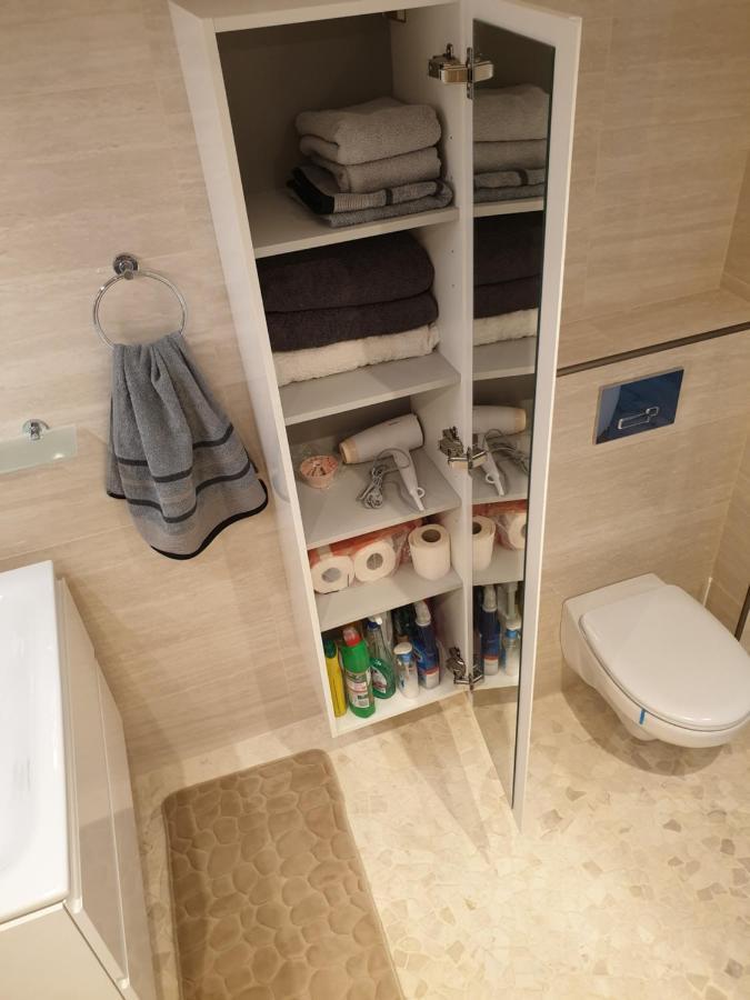 Iosia Apartment 203 Oradea Buitenkant foto