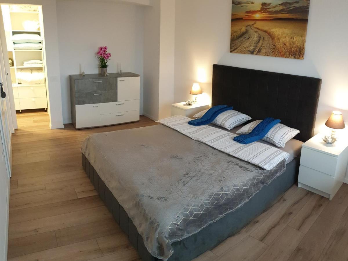 Iosia Apartment 203 Oradea Buitenkant foto